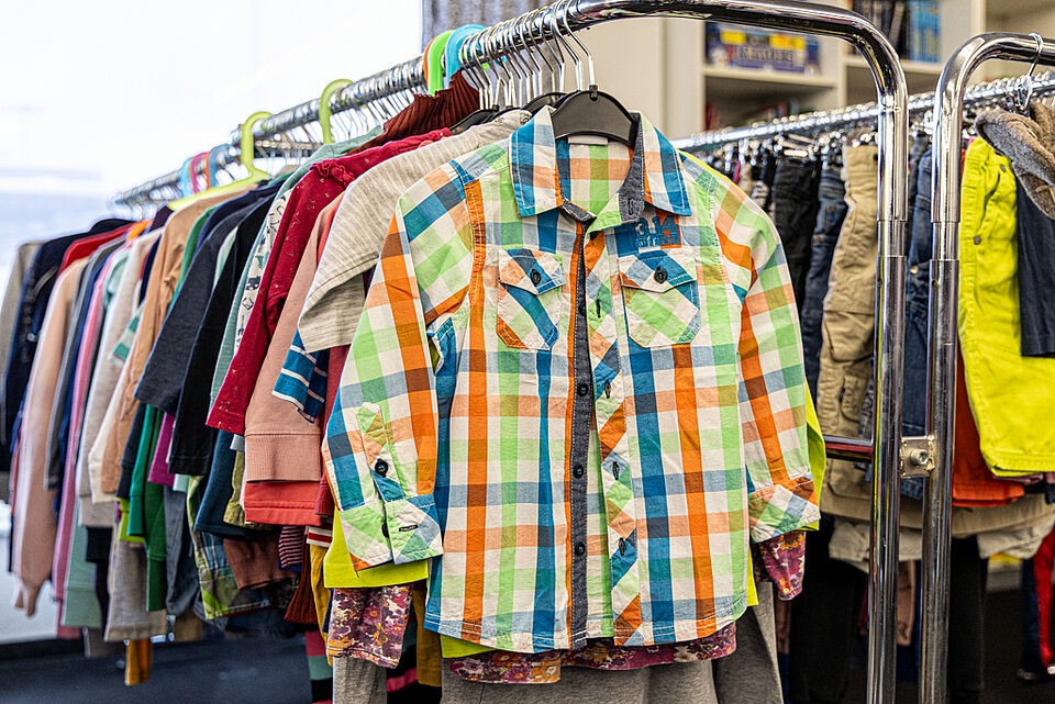 Kinderhemden im DRK Kleiderladen Lollar Kariertes Kinderhemd im DRK Kleiderladen Lollar