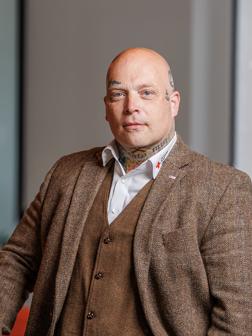 Ansprechpartner Kleidercontainer Herr Niko Gerth Ansprechpartner Kleidercontainer Herr Niko Gerth